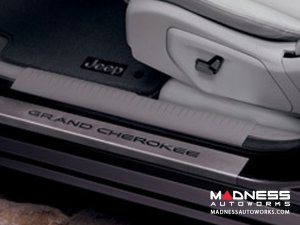 Grand Cherokee 4 pc Sill Kit w/ logo